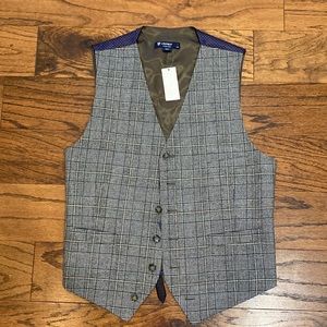 NWT Daniel Cremieux plains vest.